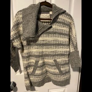 Chunky-knit cowl or turtleneck grey and white sweater